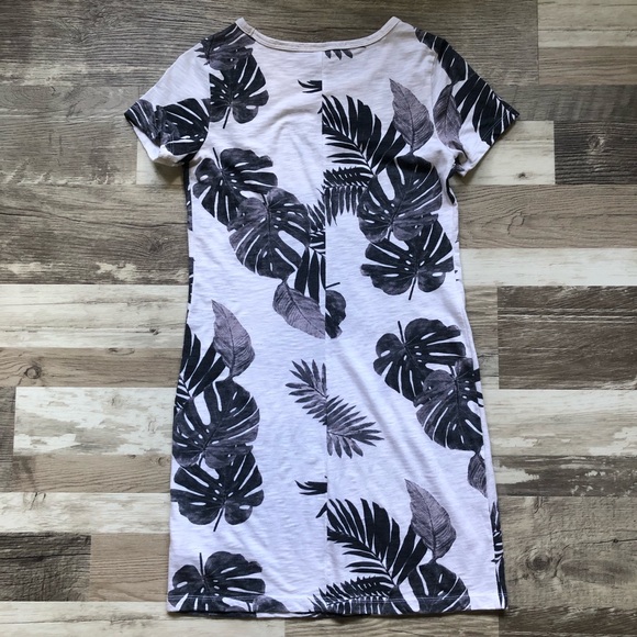 EUC Old Navy Leaf Print T-Shirt Dress - Picture 2 of 12